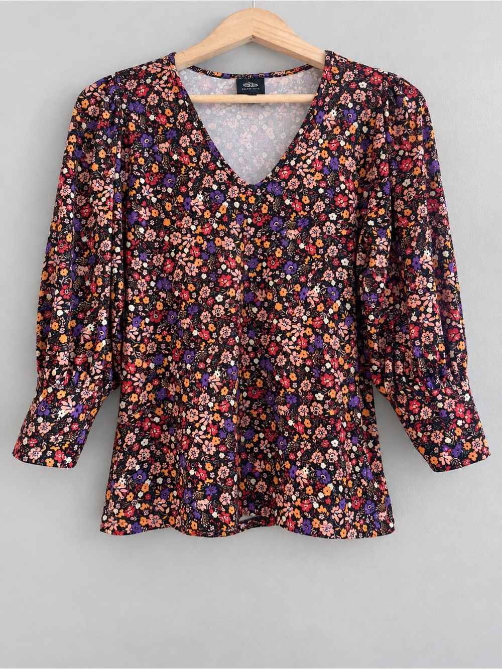 Bobeau Women’s Medium Floral V Neck Puff Sleeve Blouse Black Multicolor